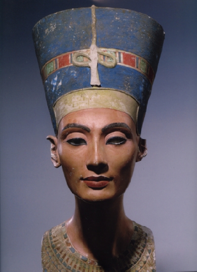 Queen Nefertiti, New Kingdom, 18th Dynasty, Amarna period, circa 1340 B.C., Limestone, plaster, Height: 50 cm, Tell el-Amarna: grid square 47.2/ area 19, Gift of 1920 - Egyptian Museum, Inv.-Nr. 21300; ibid., Fig. p. 37