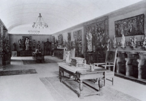Abb. 6  Große Halle im Erdgeschoss der Villa Simon, Tiergartenstraße 15 a, um 1910; ebd., S. 15