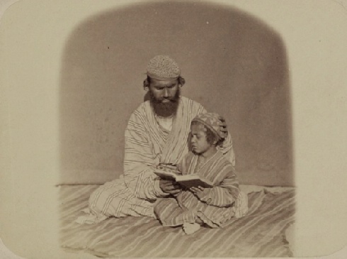 Zaravshanskii okrug. Pervye uroki (Zaravshan okrug. First lessons; between 1865 and 1872) - Sergei Mikhailovich Prokudin - Gorskii Collection (Library of Congress, Washington, D.C. 20540 USA).