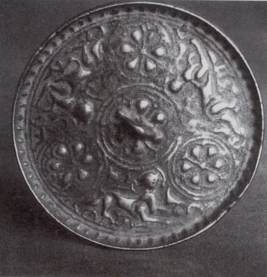 Abb. 37: Khorasan, 12. Jh., Spiegel aus Bronze mit Tierrelief. Privatbesitz Fritz Mamier (Foto: Hans-Joachim Risto)