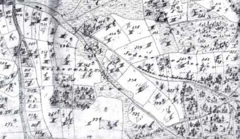 Abb. 7: Klassifikationsplan, um 1826 (nicht datiert): Beginn der "Franken- oder Judengasse" bei Beerbach (Ortsrand in der Bildecke links oben). Die Straße nach Obersteinbach ist die zweite, die von der "Franken- oder Judengasse" abzweigt. An dieser grenzen nördlich die "Judenstrass-Aecker", südlich der Waldstücke Nr. 536 und Nr. 535, die im Kataster als "Großes Judenstrassholz" bzw. als "Kleines Judenstrassholz" eingetragen sind. Der links an beiden Waldstücken entlang laufende, in Nr. 535 endende Waldweg Nr. 536 1/2 ist im Kataster als "Judenholzweg" eingetragen (Bayerisches Hauptstaatsarchiv München, Sign. L Verm A Nr.3; ebd., S. 58.