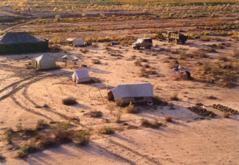 L'accampamento di Adji Kui nel settembre 2001.