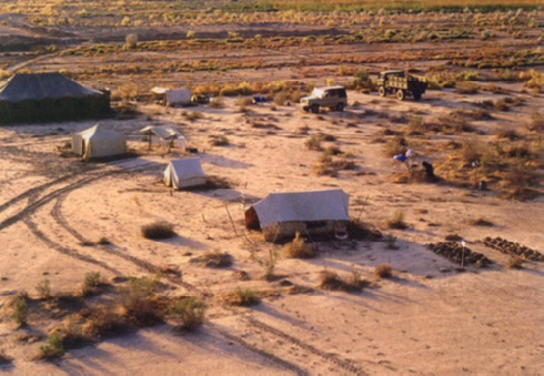 L'accampamento di Adji Kui nel settembre 2001.