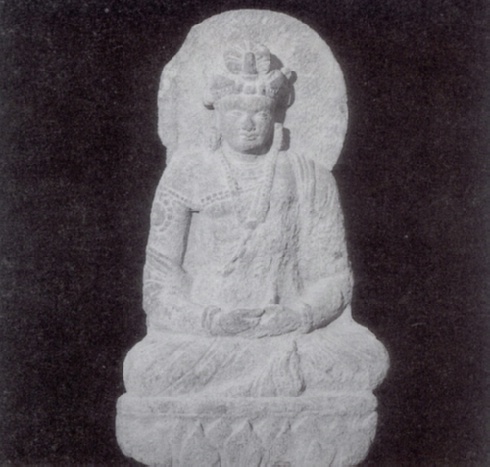 Abb. 8: Hadda, 1. Periode, 2.-3. Jh. Schiefer, Bodhisattva; Privatsammlung Fritz Mamier (Foto: Hans-Joachim Risto)