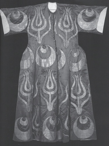 Caftan, soie, coton et fils d'argent, XVIe / XVIIe siècle, Istanbul, musée Topkapi © D.R.