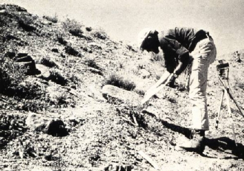 Fig. 2 The architect, historian and consultant Werner Herberg during his studies on the Kūh-i Kushkak in 1970-1973 - Courtesy of Werner Herberg (www.museo-on.com)