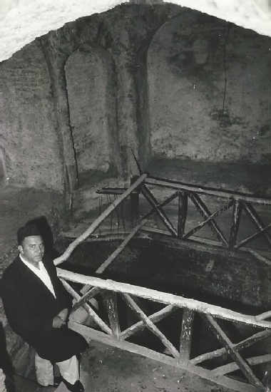 Octagonal pool (mikva) that was used for ritual purification, Mullah Garji, or Mullah Ashur Synagogue, in 1973 - Courtesy of Werner Herberg (www.museo-on.com)