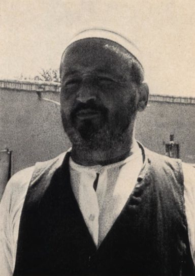 Agha Djan Behbudy, der letzte aus Balkh stammende Jude - courtesy: Werner Herberg 1973 - ©Museo-on. Agha Djan Behbudy, der letzte aus Balkh stammende Jude - courtesy: Werner Herberg 1973 - ©Museo-on.