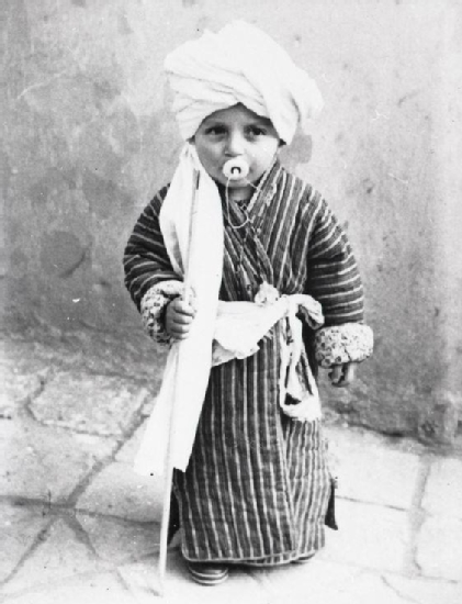 The little boy Eliyahu Bezalel, Herat, Afghanistan ca. 1910 - Collection of Eliyahu Bezalel, Holon - The Israel Museum, Jerusalem The little boy Eliyahu Bezalel, Herat, Afghanistan ca. 1910 - Collection of Eliyahu Bezalel, Holon - The Israel Museum, Jerusalem
