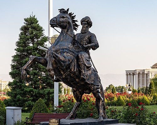 Statue of Ghiyath al-Din Muhammad in Dushanbe, Tajikistan, courtesy: Ninara - Creative Commons Attribution 2.0 Generic license.