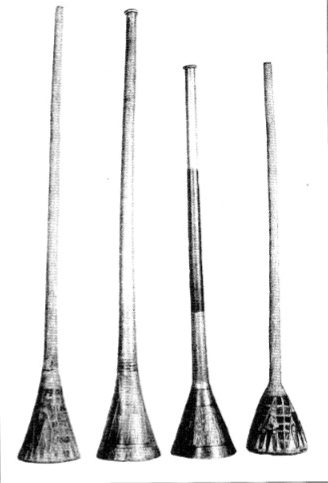 Abb. 1: Die Trompeten des Tut-Anch-Amun mit ihren
Holzkernen (ans Hickmann 1961:121).