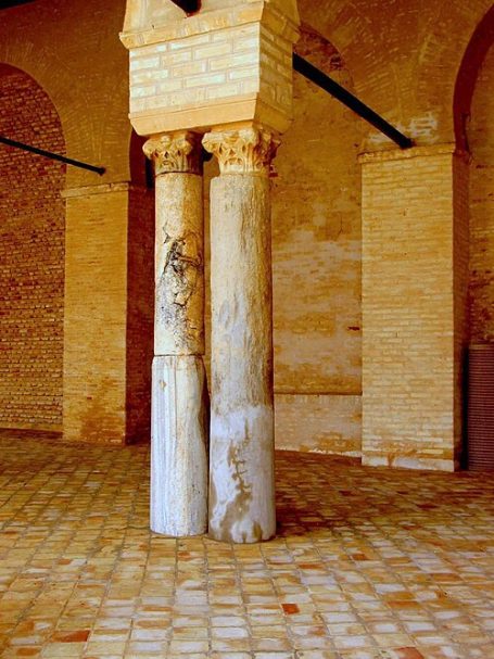 Moschee von Qairawān,Ausbesserungsarbeiten nach dem Erdbeben, 2004,© Orientalist-(via Wikimedia Commons) Moschee von Qairawān,Ausbesserungsarbeiten nach dem Erdbeben, 2004,© Orientalist-(via Wikimedia Commons)