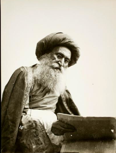Hakim Nur-Mahmud - Foto: Sevruguin, Antoin, 1870s-1928 Hakim Nur-Mahmud - Foto:
Sevruguin, Antoin, 1870s-1928