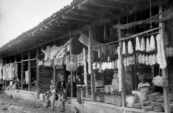 Rasht (Iran): Bazaar Sevruguin, Antoin, 1880-1920, FSA_A.4_2.12.GN.30.04 -Myron Bement Smith Collection -asia-archive.si.edu Rasht (Iran): Bazaar
Sevruguin, Antoin, 1880-1920,
FSA_A.4_2.12.GN.30.04 -Myron Bement Smith Collection -asia-archive.si.edu