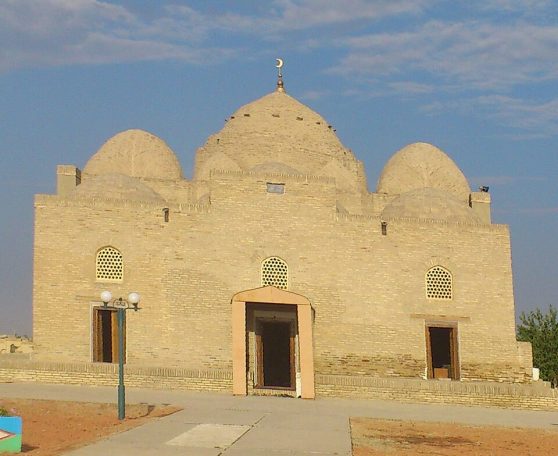 Deggaroni-Moschee im Dorf Khazara in der Region Navoi in der Republik Usbekistan, 2013, courtesy: Tsoytimofey - 4.0 International license Deggaroni-Moschee im Dorf Khazara in der Region Navoi in der Republik Usbekistan, 2013, courtesy: Tsoytimofey - 4.0 International license