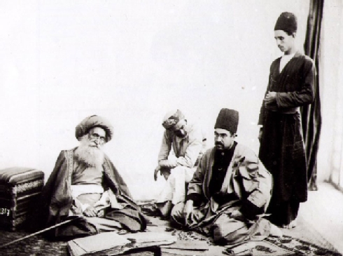 Der jüdische Arzt Hakim Nur-Mahmud (between 1840-1933) - Foto: Antoine Sevruguin, National Museum of Ethnology in Leiden, the Netherlands Der jüdische Arzt Hakim Nur-Mahmud (between 1840-1933) - Foto: Antoine Sevruguin, National Museum of Ethnology in Leiden, the Netherlands